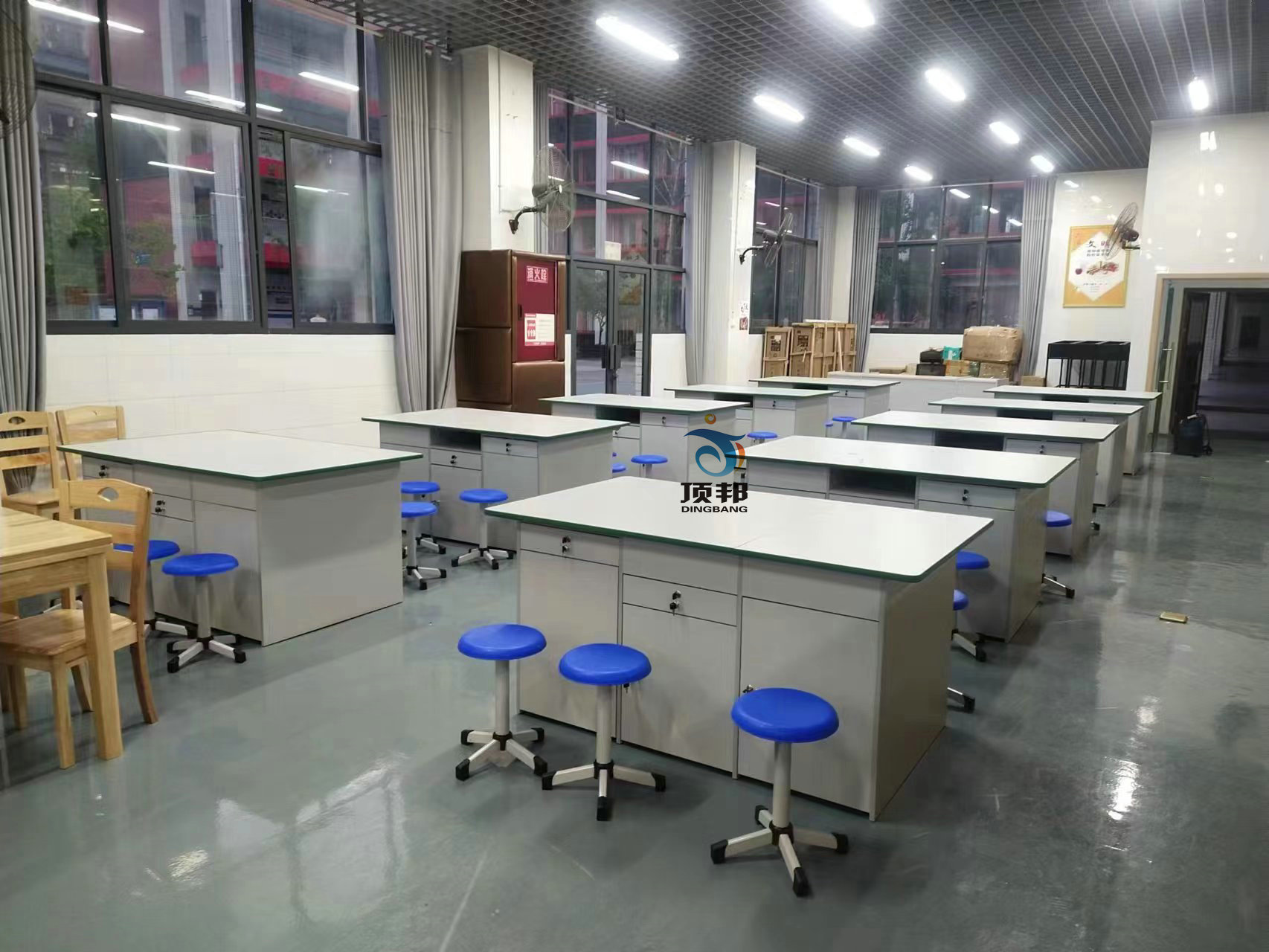 中學(xué)勞技實驗臺