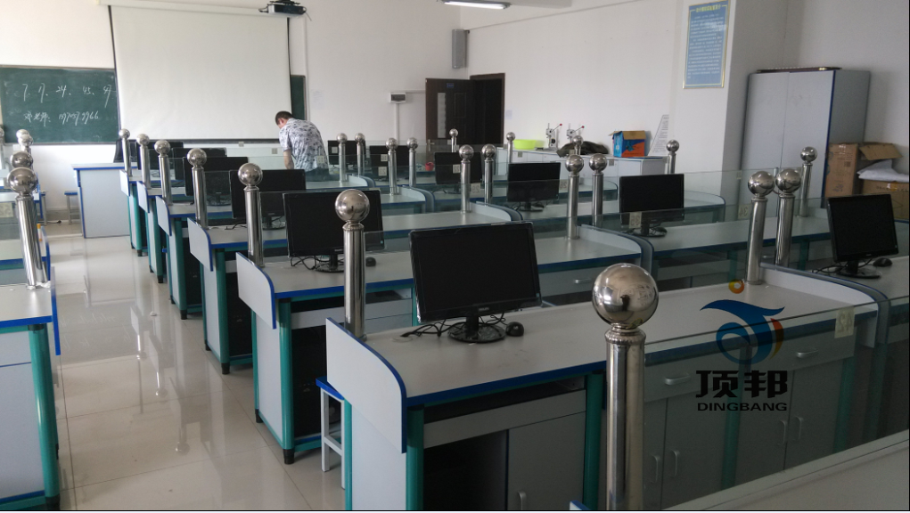 電算化財(cái)會(huì)模擬實(shí)驗(yàn)室設(shè)備