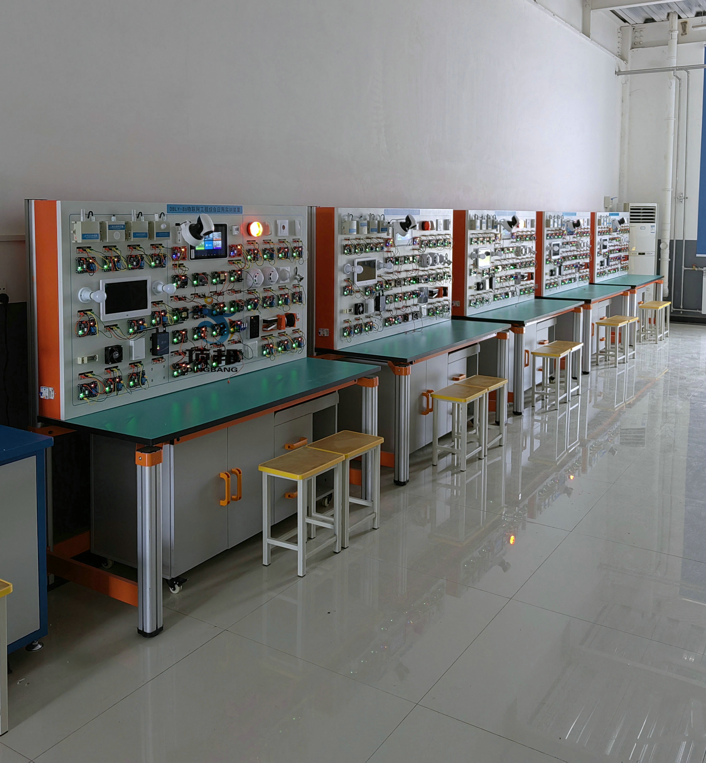 物聯(lián)網(wǎng)工程綜合應(yīng)用實訓(xùn)裝置