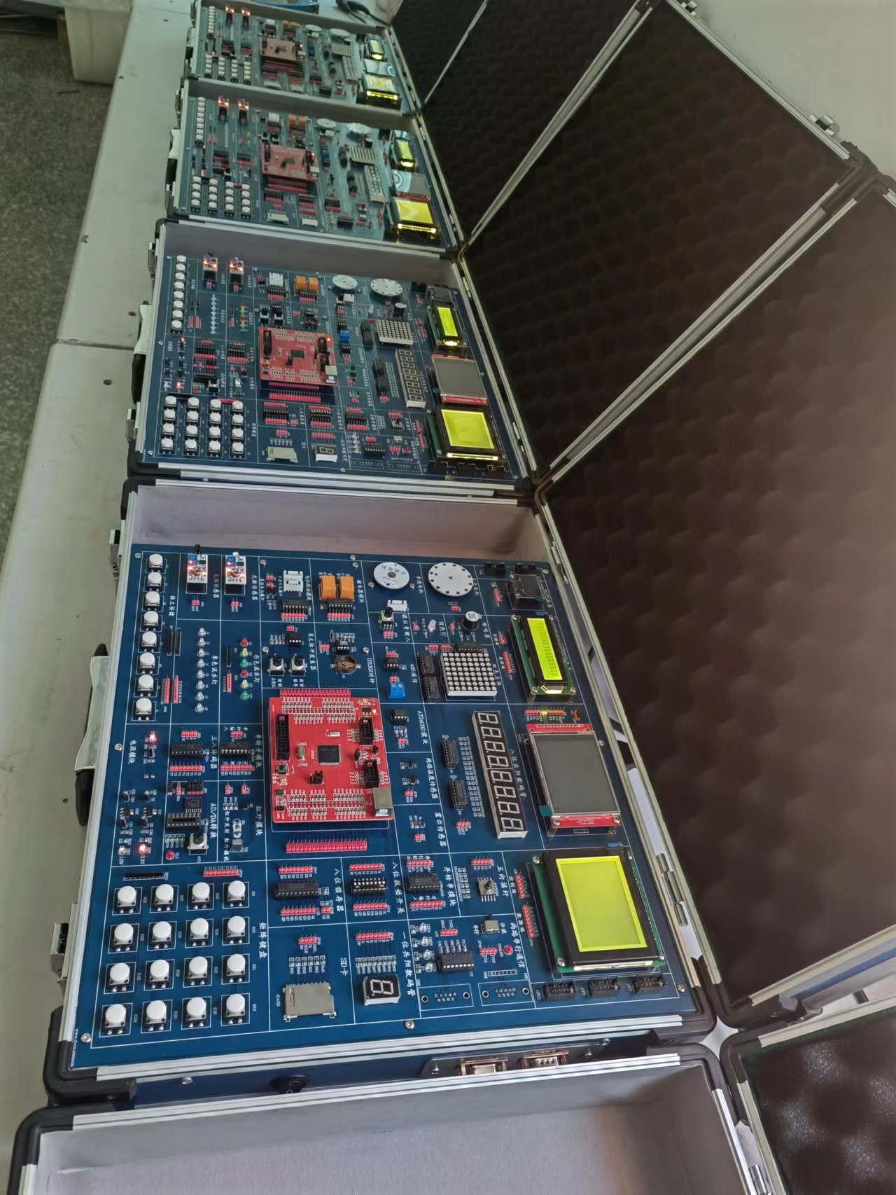 嵌入式單片機(jī)實(shí)驗(yàn)箱