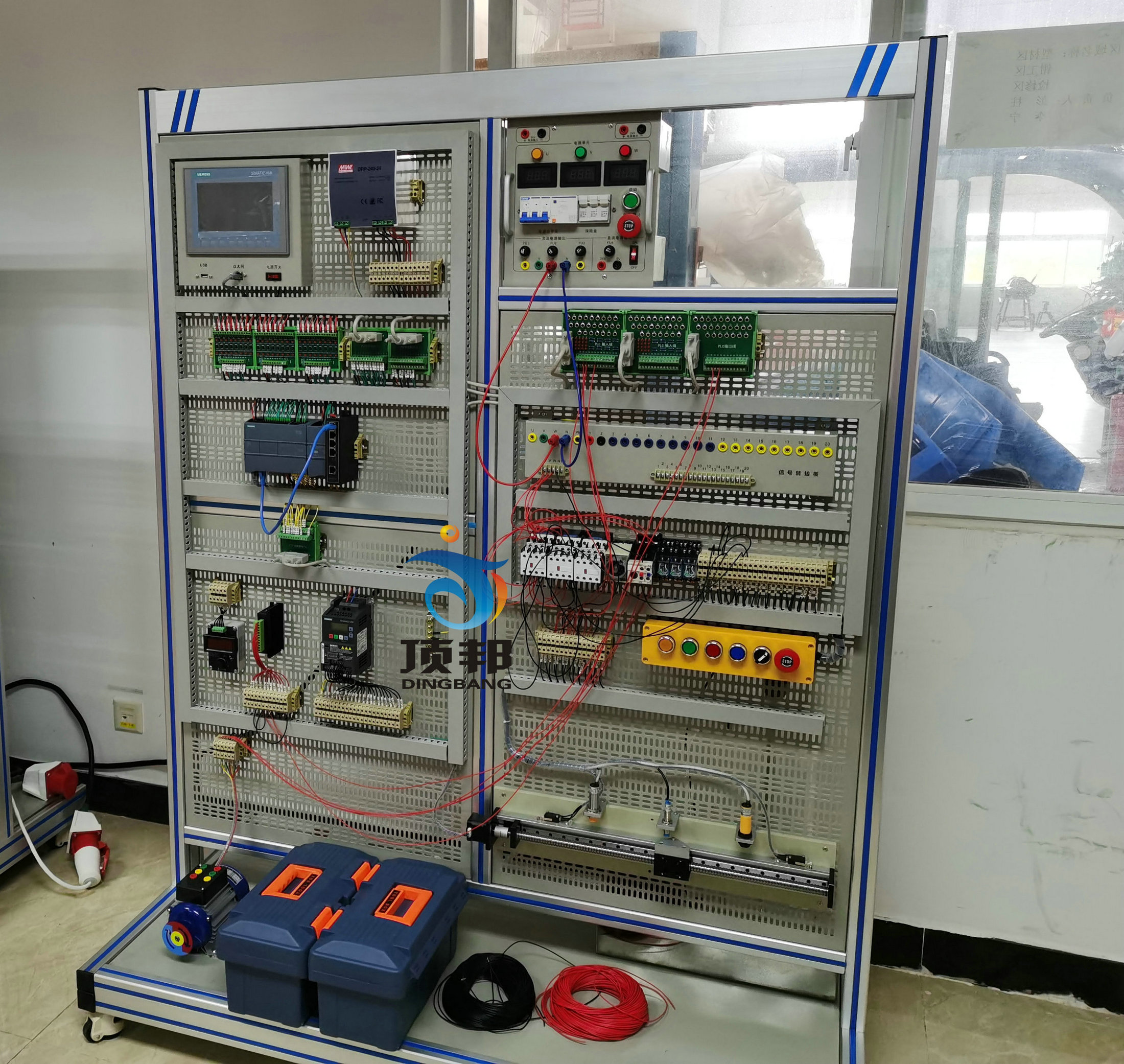 PLC電氣控制綜合實(shí)訓(xùn)臺(tái)
