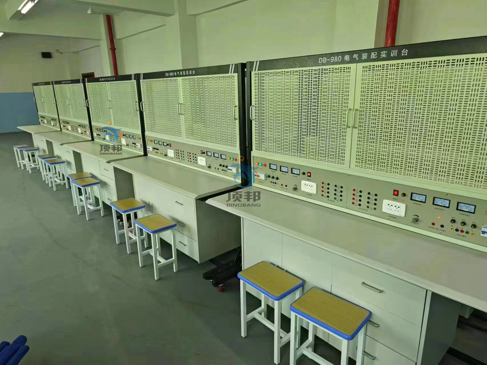 電氣裝配實訓(xùn)臺
